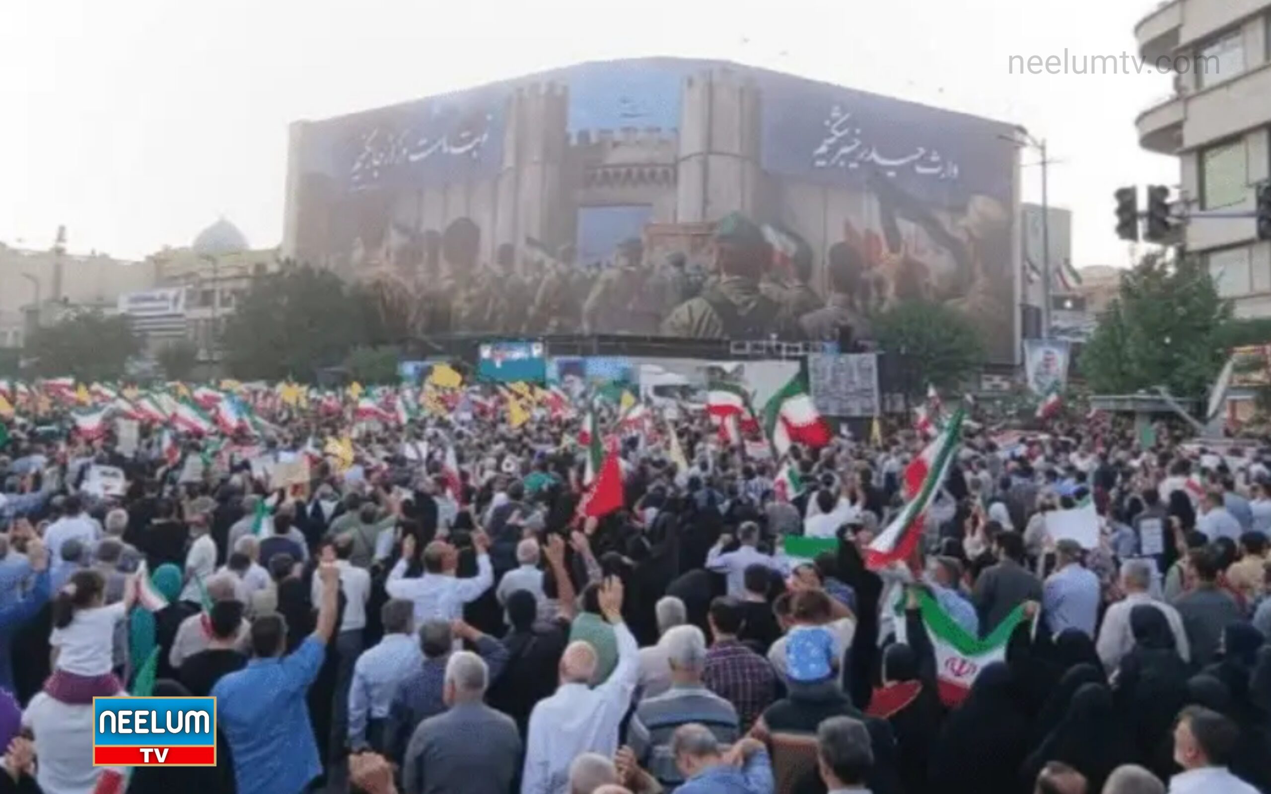 Celebrations Erupt in Tehran as Ceasefire Announced, Thousands Take to the Streets with Iranian Flags