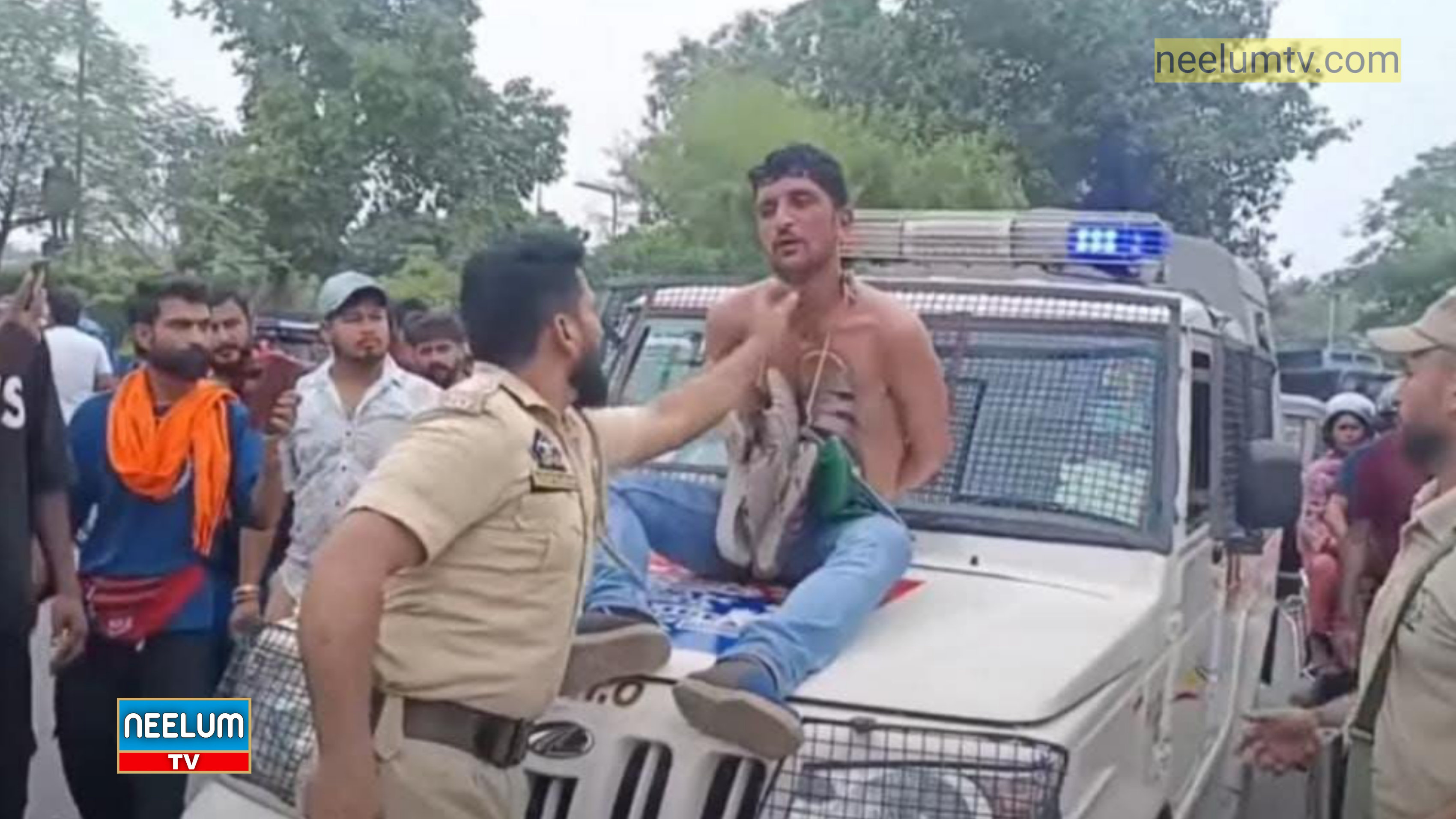 Thief Paraded with Shoe Garland in Jammu After Public Arrest